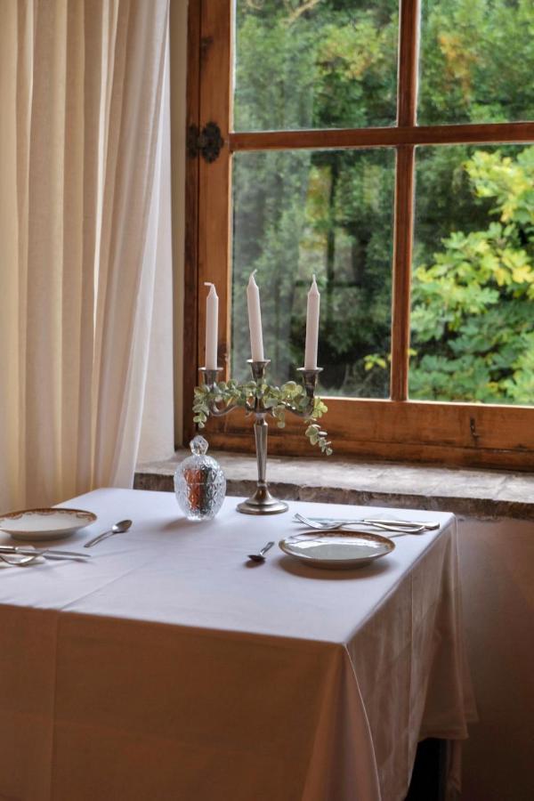 L'Abbaye Hotel Ла Кол-сюр-Лу Екстериор снимка