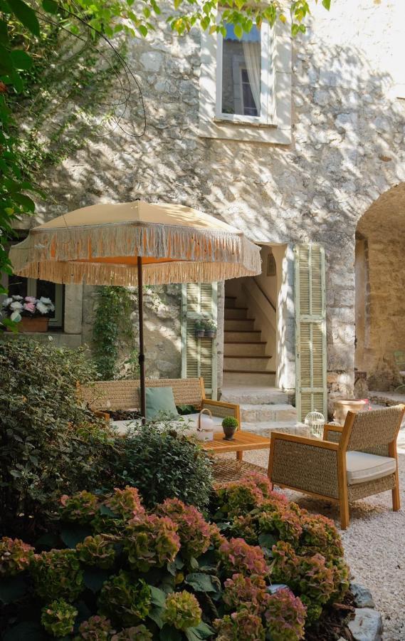 L'Abbaye Hotel Ла Кол-сюр-Лу Екстериор снимка