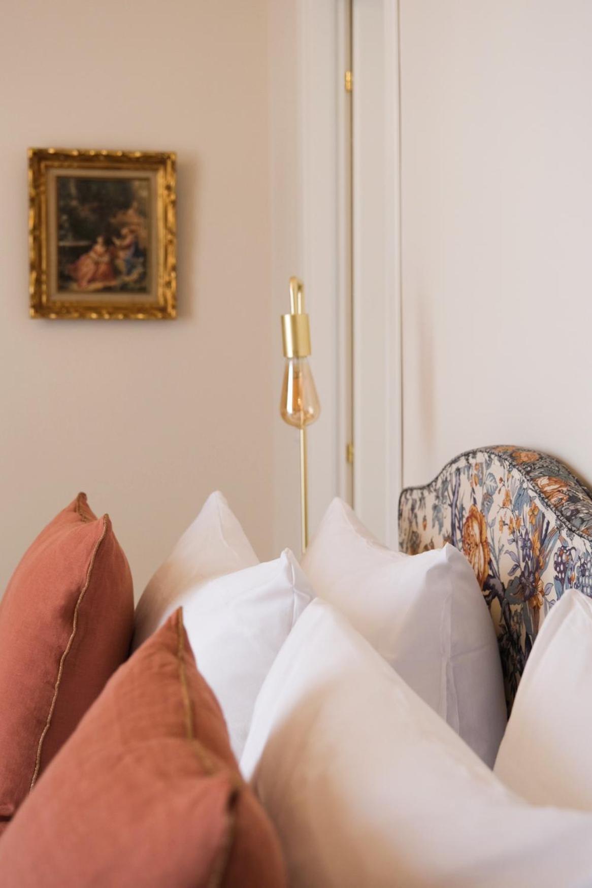 L'Abbaye Hotel Ла Кол-сюр-Лу Екстериор снимка