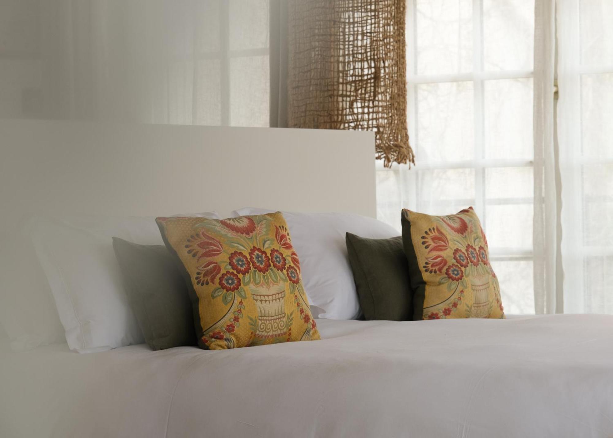 L'Abbaye Hotel Ла Кол-сюр-Лу Екстериор снимка